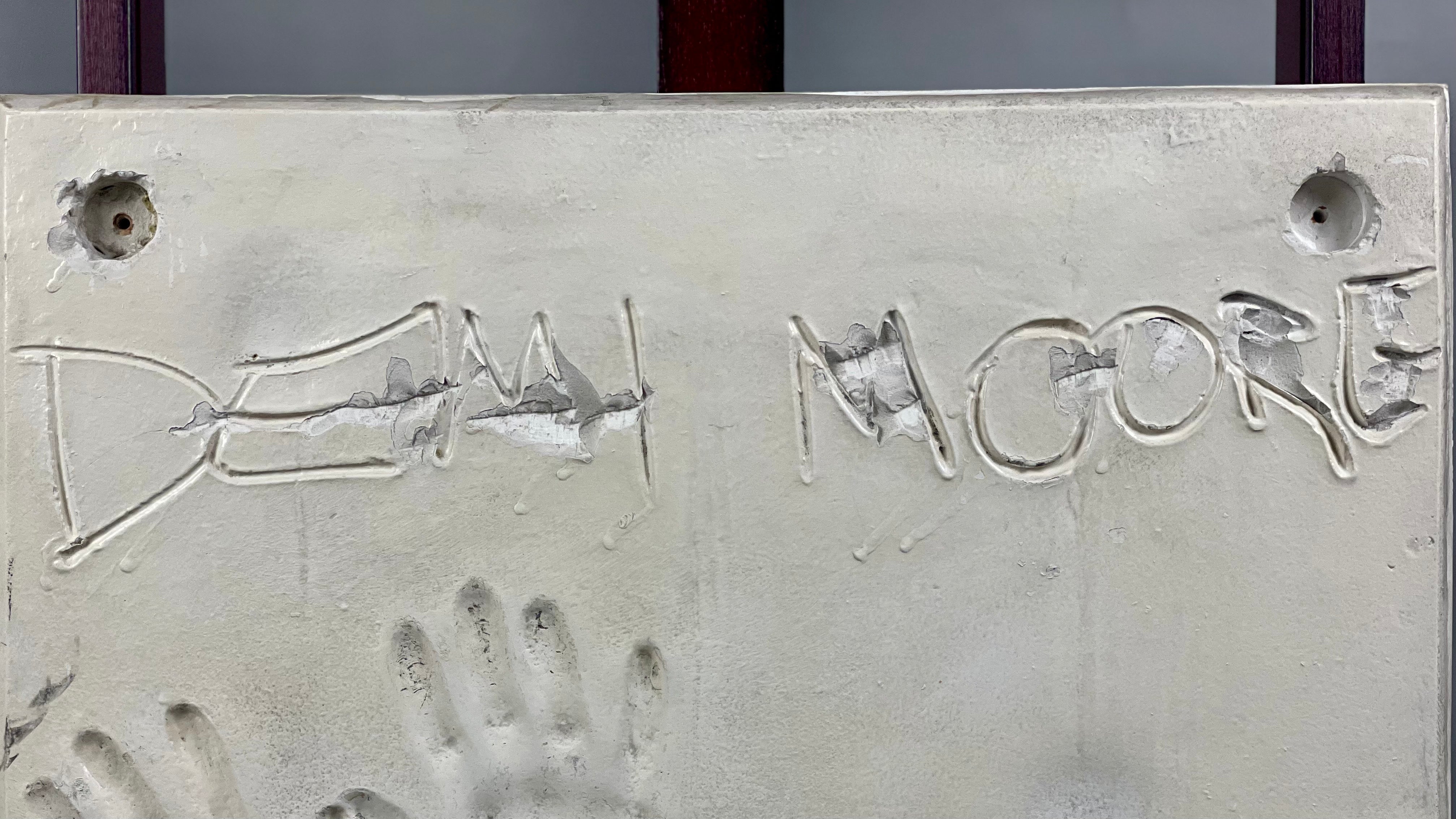 PLANET HOLLYWOOD SEATTLE Demi Moore Celebrity Hand Cast